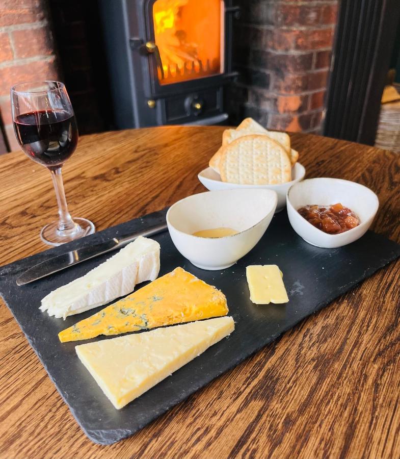 The New Inn Heckfield 훅 외부 사진