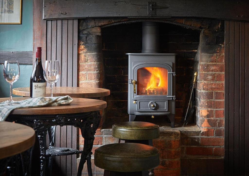 The New Inn Heckfield 훅 외부 사진